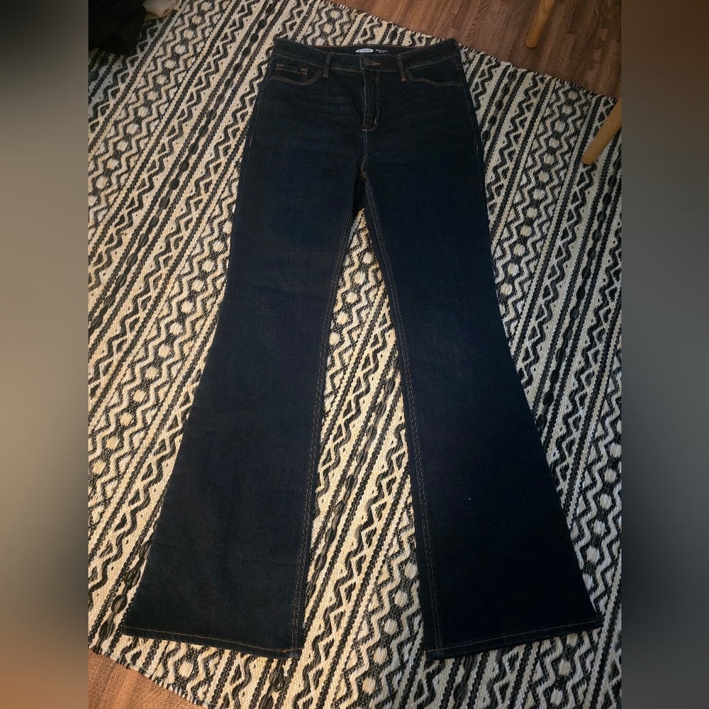 Old Navy Dark Wash Micro Flare High Rise Jeans - Size 8 - Like New!